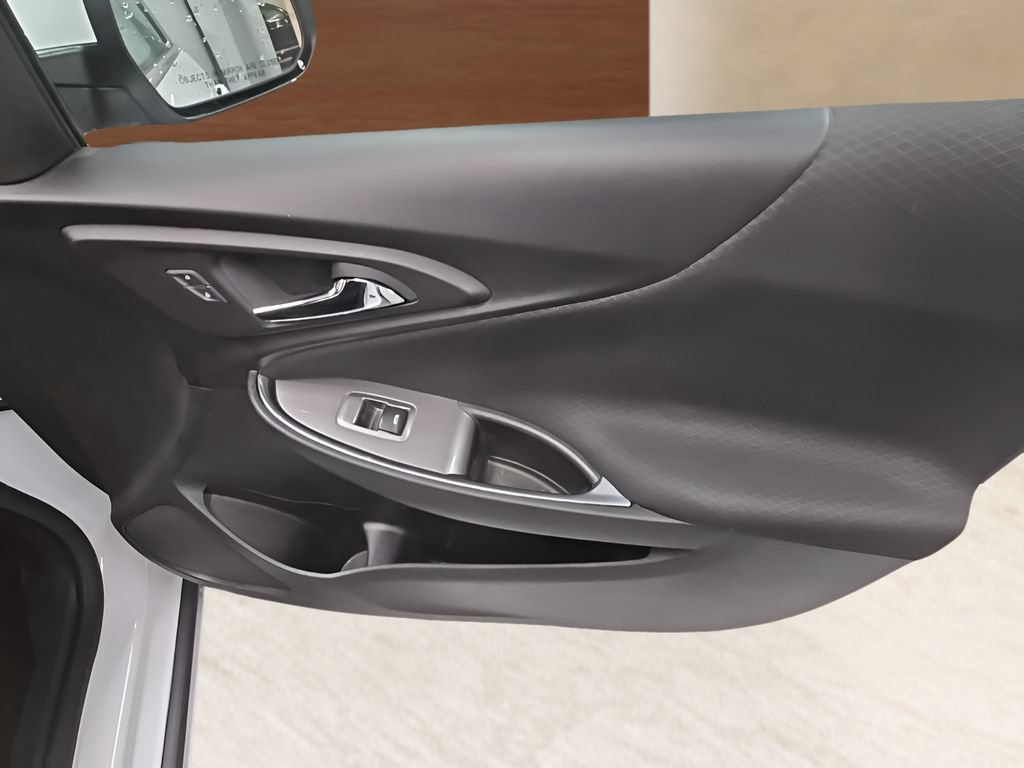 Used 2018 Chevrolet Malibu LT FWD image 23