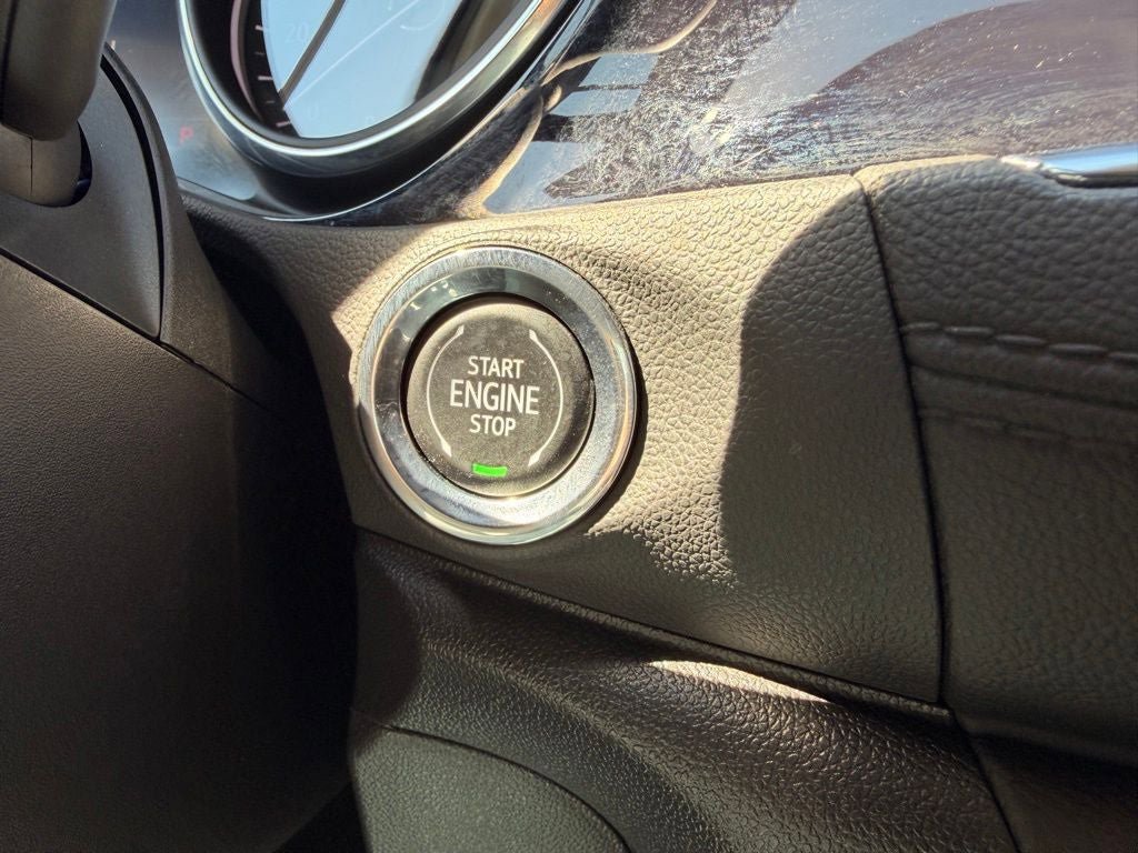 Used 2022 Buick Encore GX Select AWD/4WD image 18