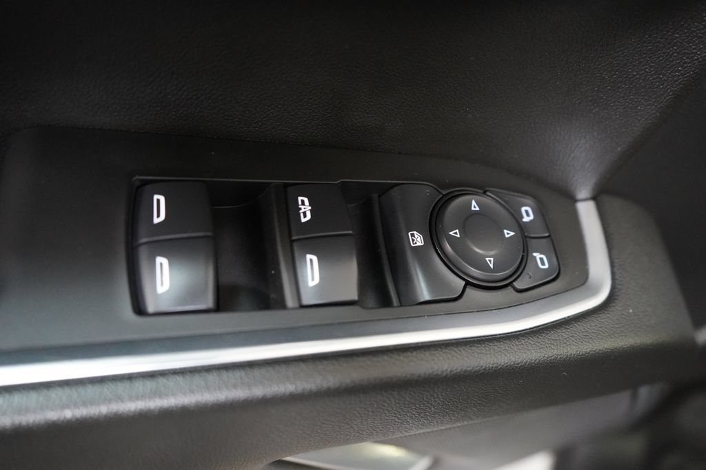 Used 2025 Chevrolet Silverado 1500 LT RWD image 30