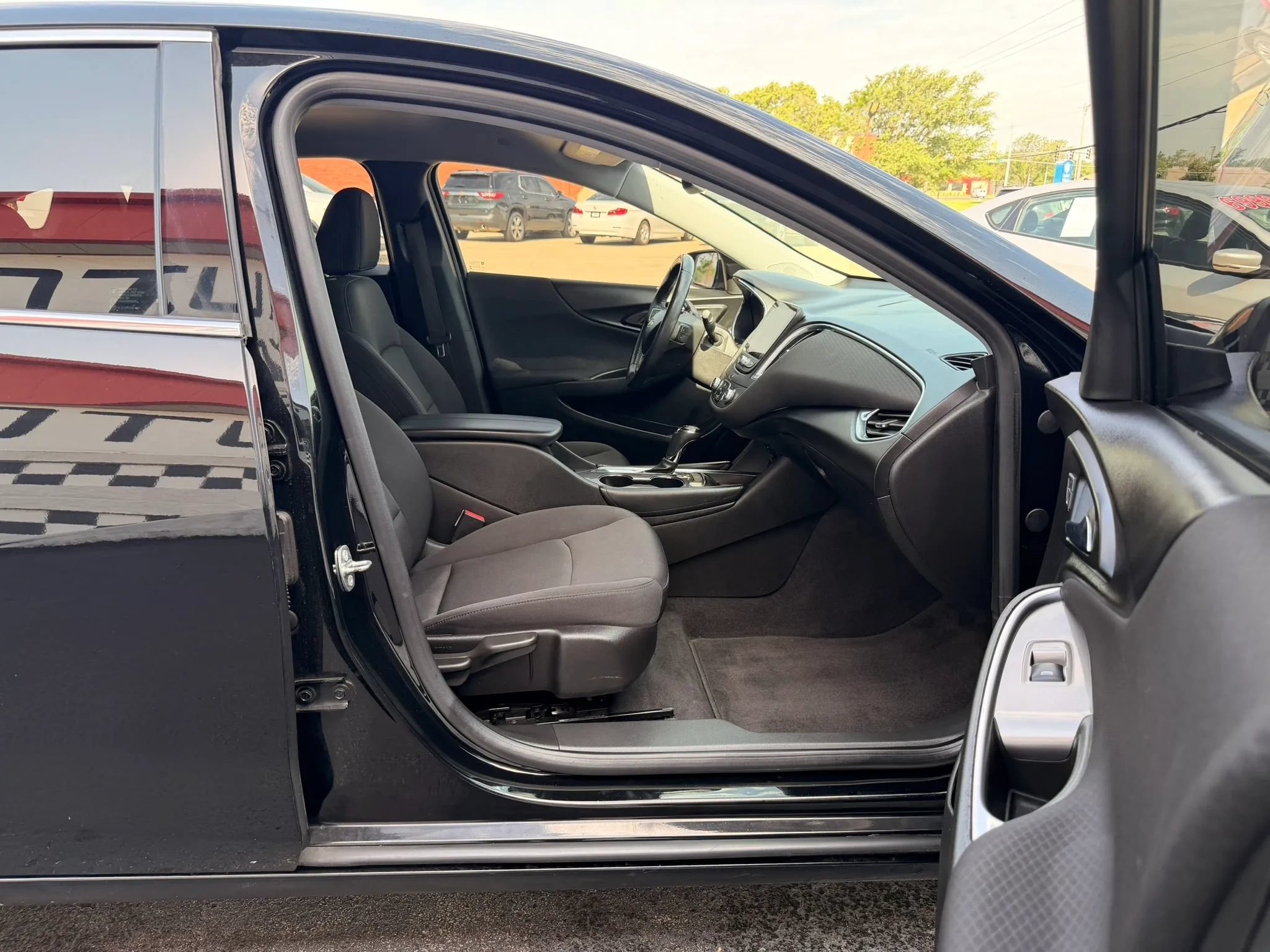 Used 2016 Chevrolet Malibu LT FWD image 30