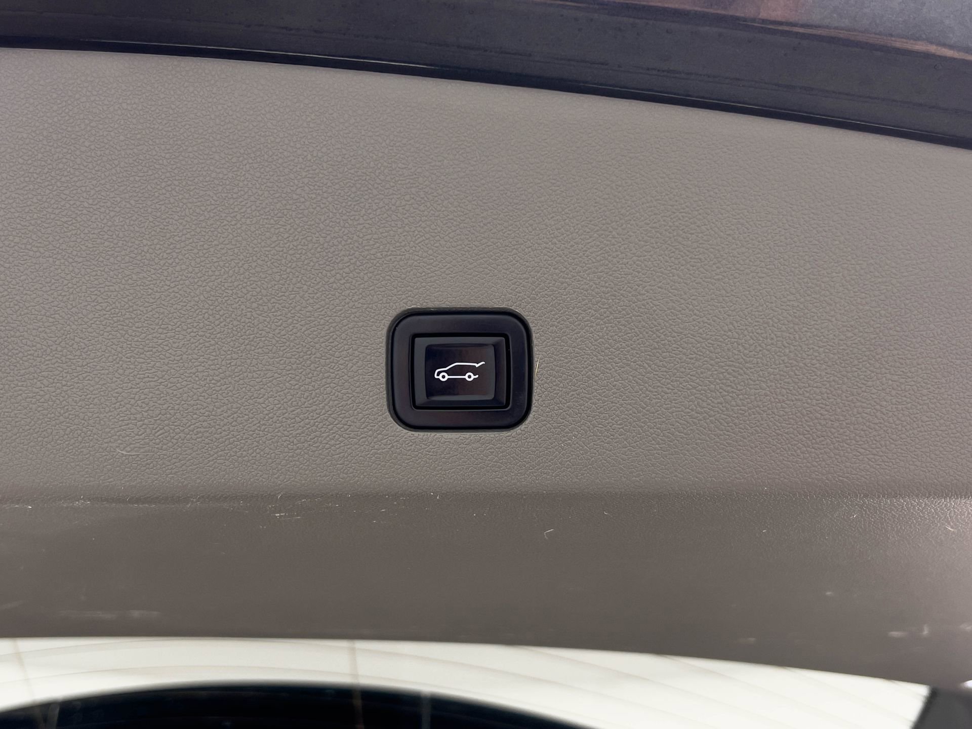 Used 2022 Cadillac XT6 Premium Luxury image 34