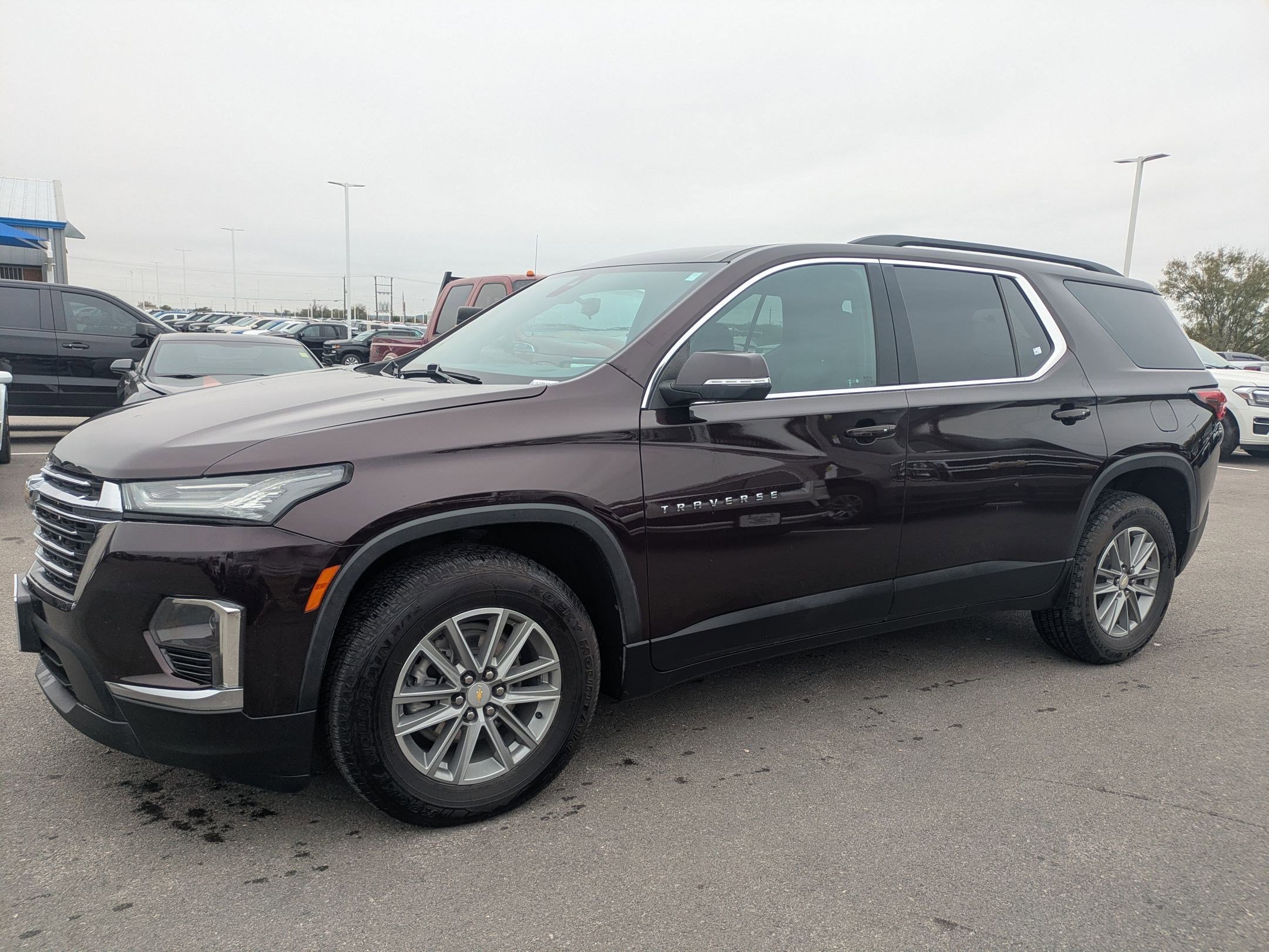 Used 2022 Chevrolet Traverse LT image 4