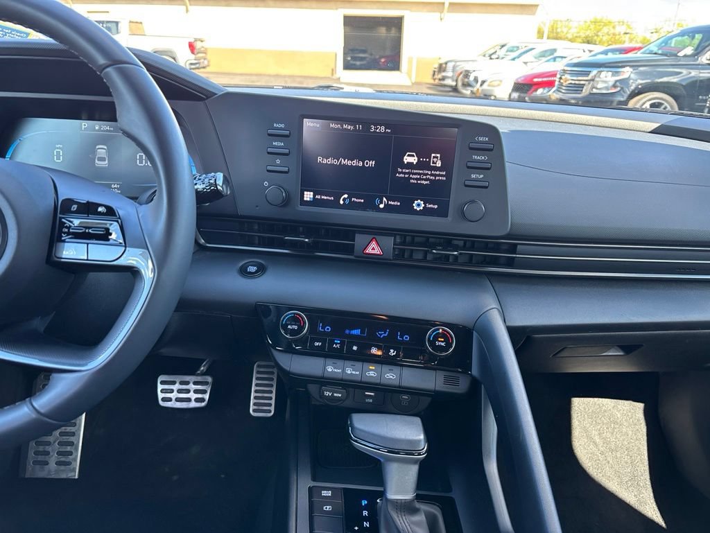 Certified 2025 Hyundai Elantra Sport FWD image 17