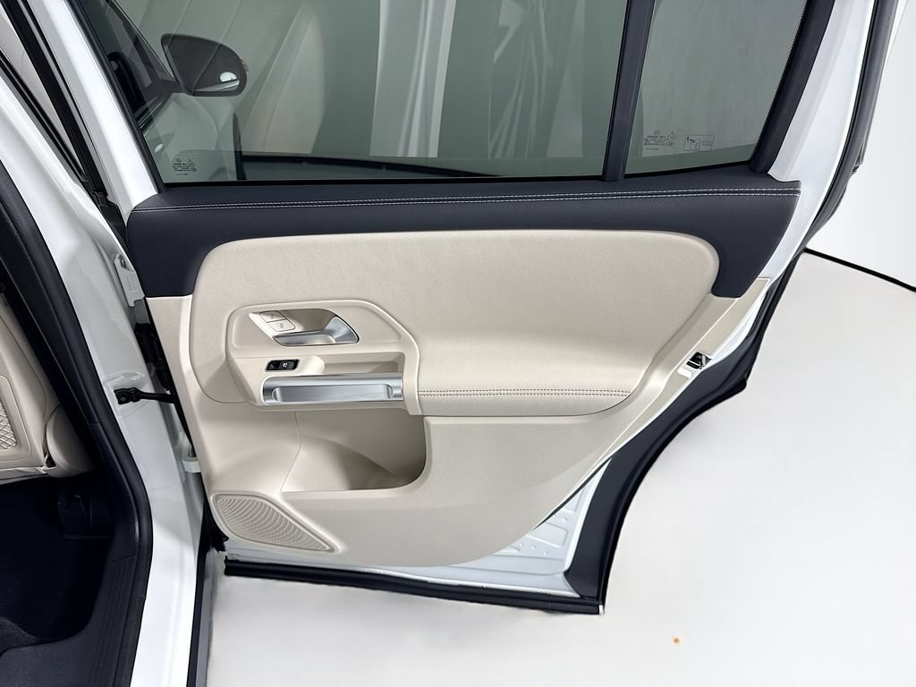 Certified 2025 Mercedes-Benz GLB 250 image 27