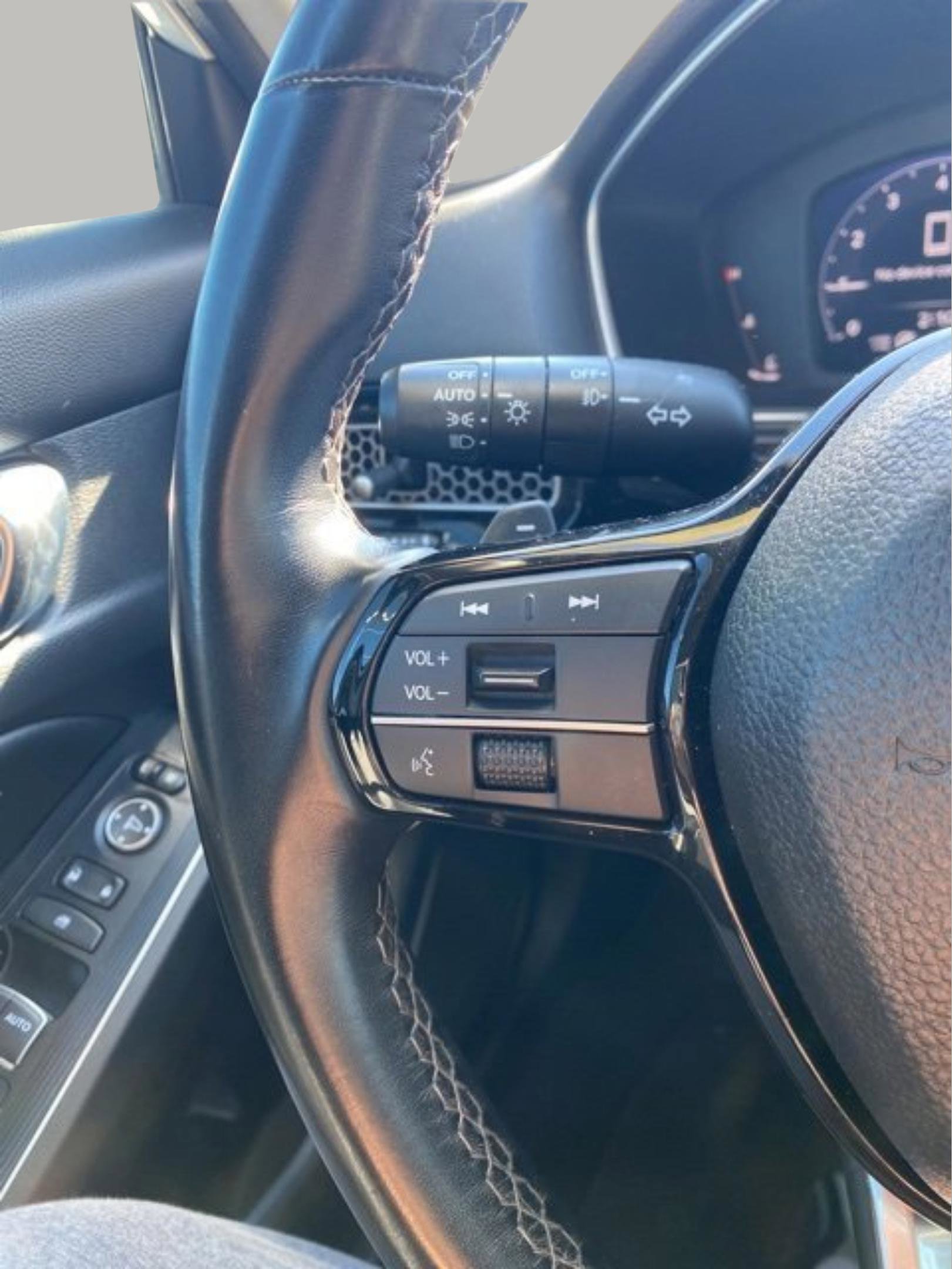 Used 2023 Honda Civic Touring image 14