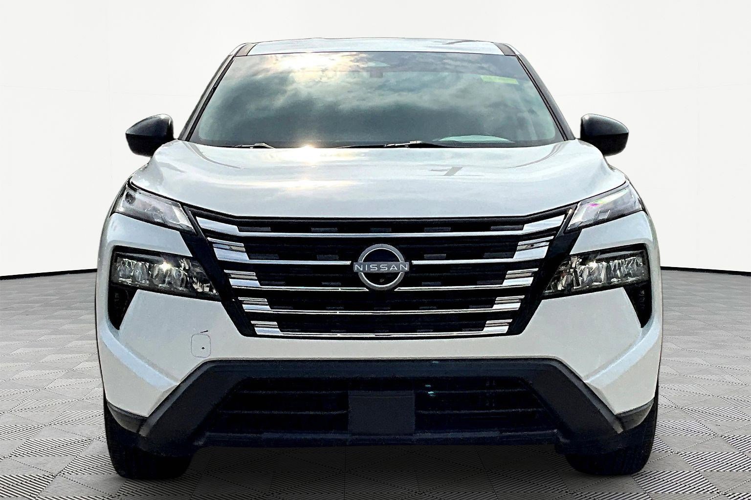 Certified 2024 Nissan Rogue S AWD/4WD image 2