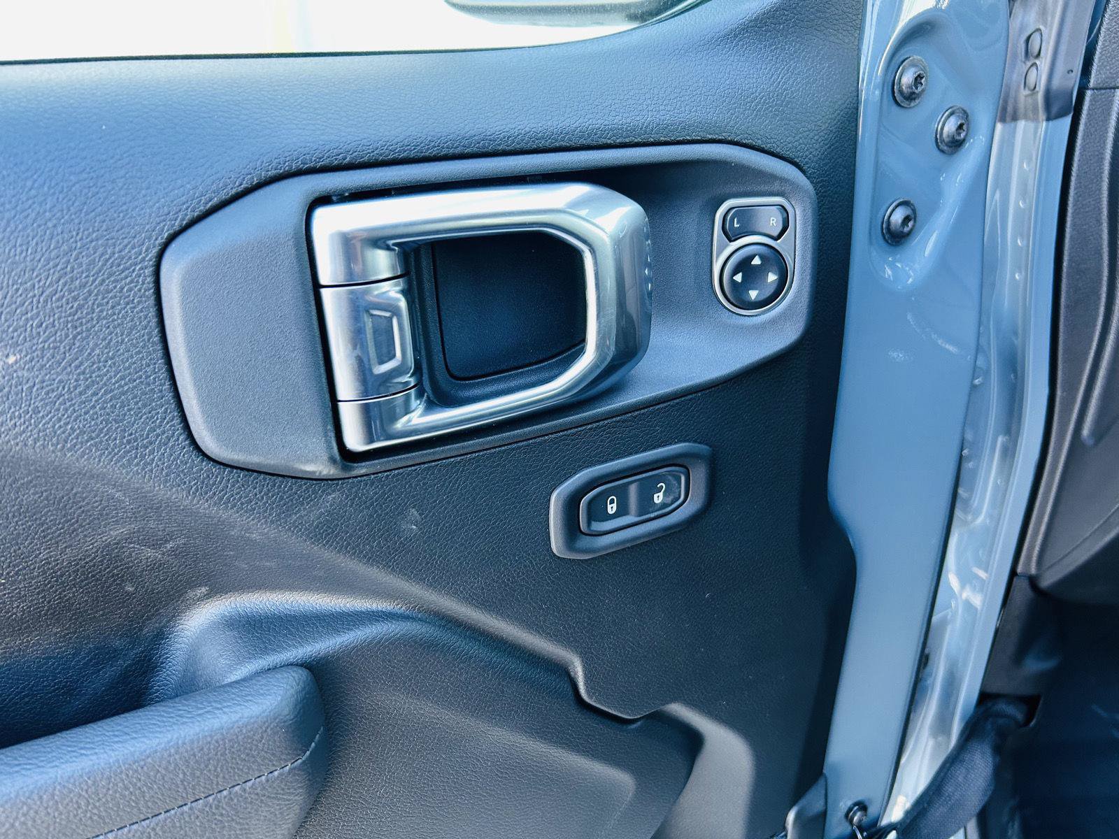 New 2026 Jeep Gladiator Sport AWD/4WD image 10