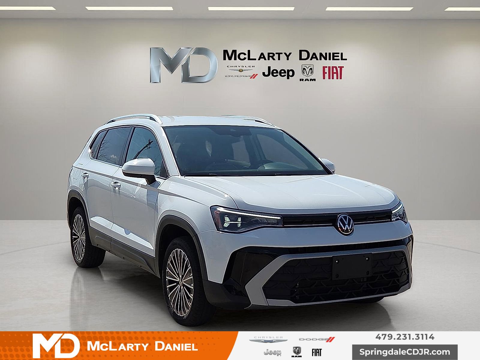 Used 2025 Volkswagen Taos SE image 1