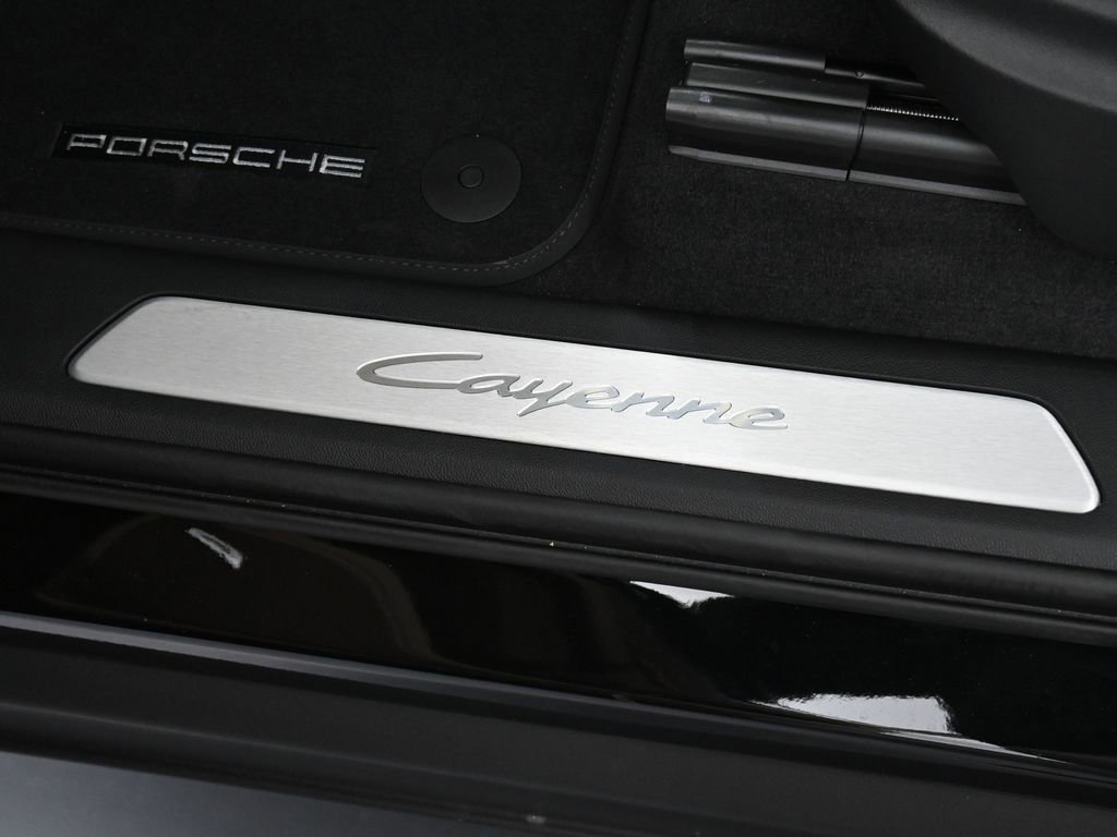New 2026 Porsche Cayenne Coupe image 16