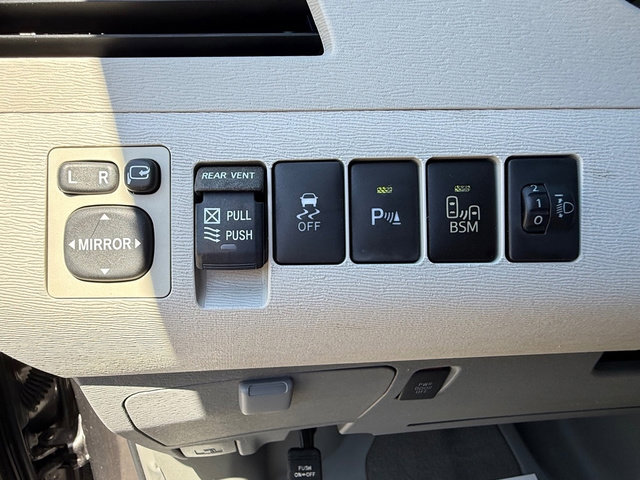 Used 2013 Toyota Sienna Limited w/ Premium Pkg FWD image 14