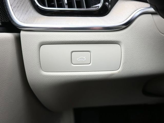 Used 2023 Volvo XC60 B5 Ultimate image 27