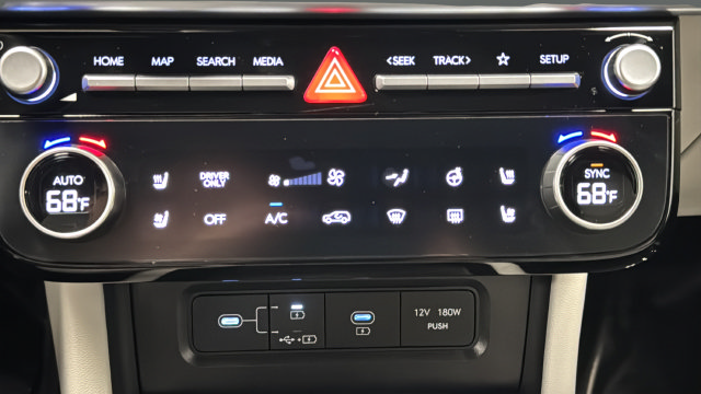 Used 2025 Hyundai Tucson Limited AWD/4WD image 17