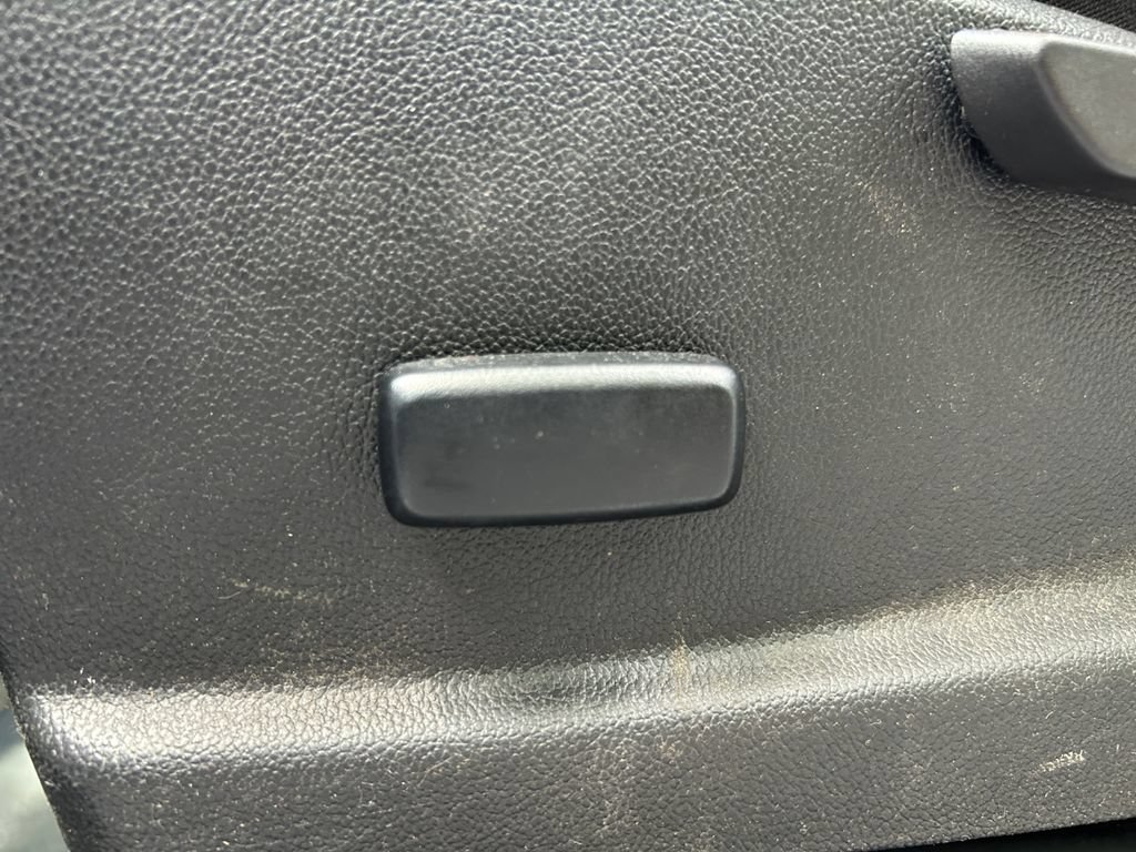 Used 2022 Chevrolet Colorado LT w/ Fleet Safety Package RWD image 19