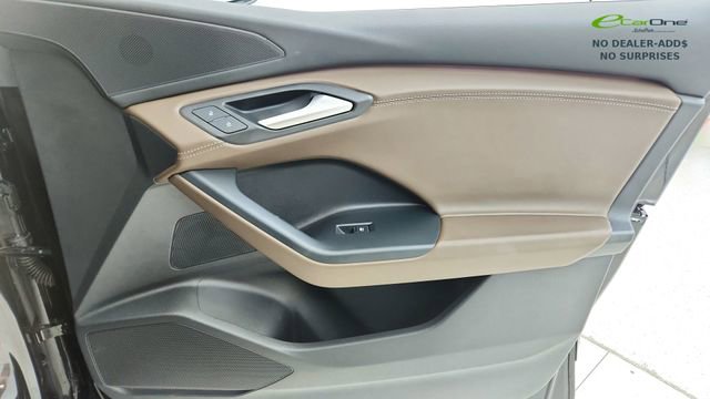 Used 2025 Audi Q6 e-tron Premium w/ Convenience Package image 23