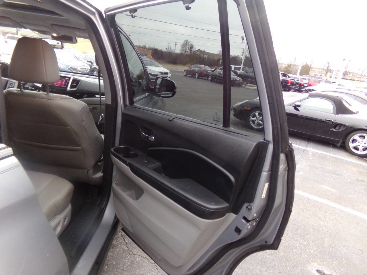 Used 2016 Honda Pilot Elite image 32