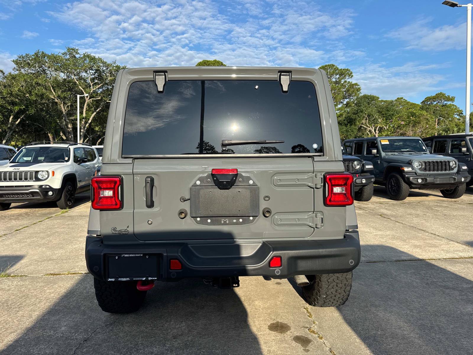 Used 2019 Jeep Wrangler Rubicon w/ Steel Bumper Group AWD/4WD image 4