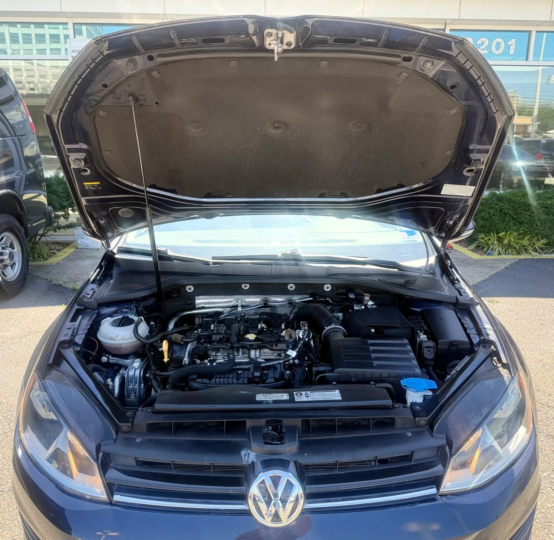 Used 2015 Volkswagen Golf S FWD image 33
