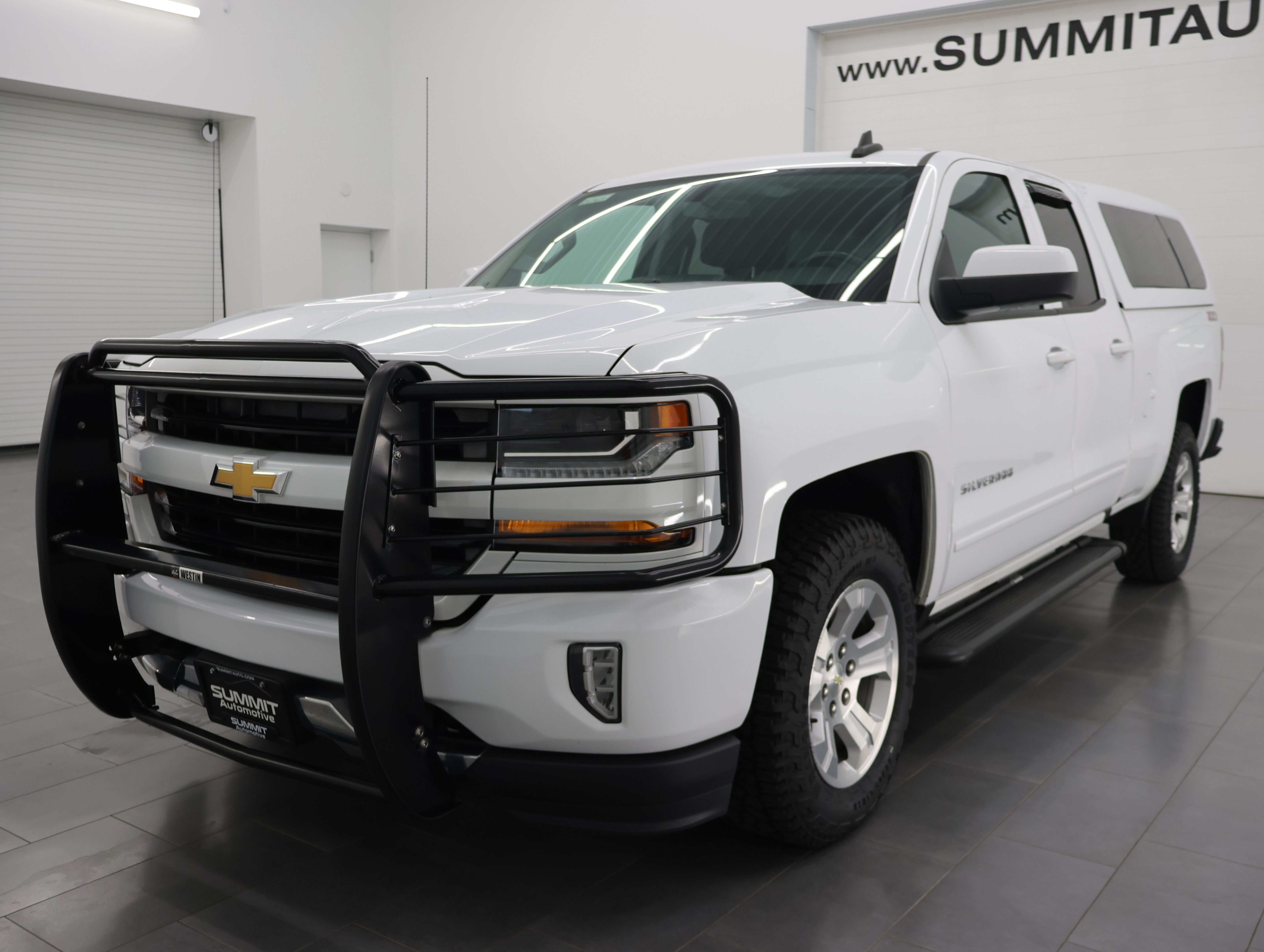 Used 2017 Chevrolet Silverado 1500 LT w/ All Star Edition AWD/4WD image 7