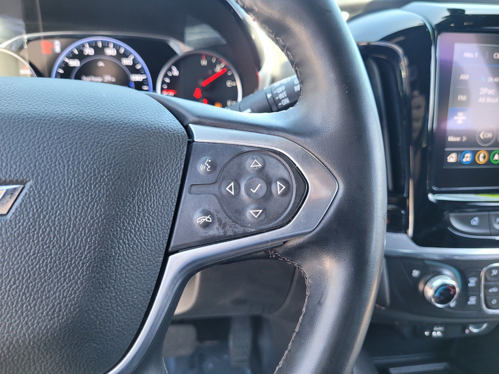 Used 2023 Chevrolet Traverse Premier AWD/4WD image 24