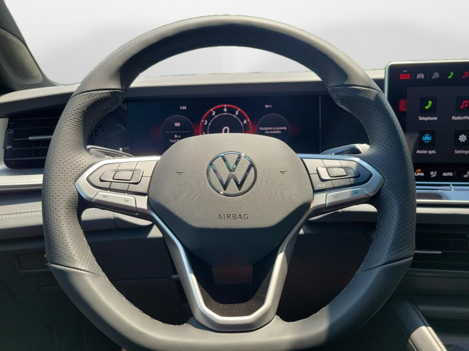 New 2026 Volkswagen Tiguan SE R-Line FWD image 10