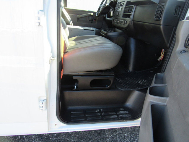 Used 2017 Chevrolet Express 2500 RWD image 12