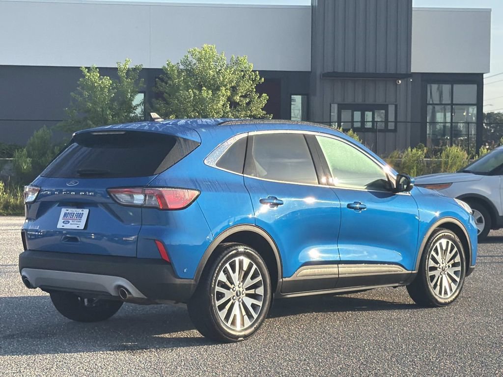 Certified 2020 Ford Escape Titanium FWD image 4
