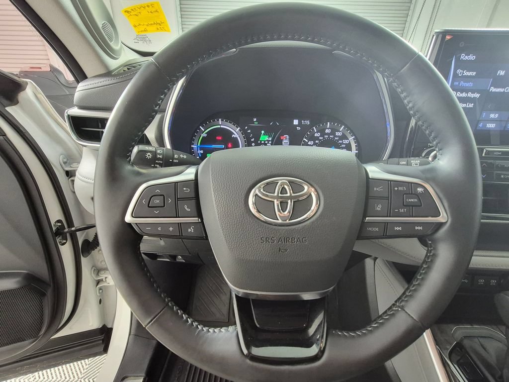 Used 2021 Toyota Highlander Platinum FWD image 13