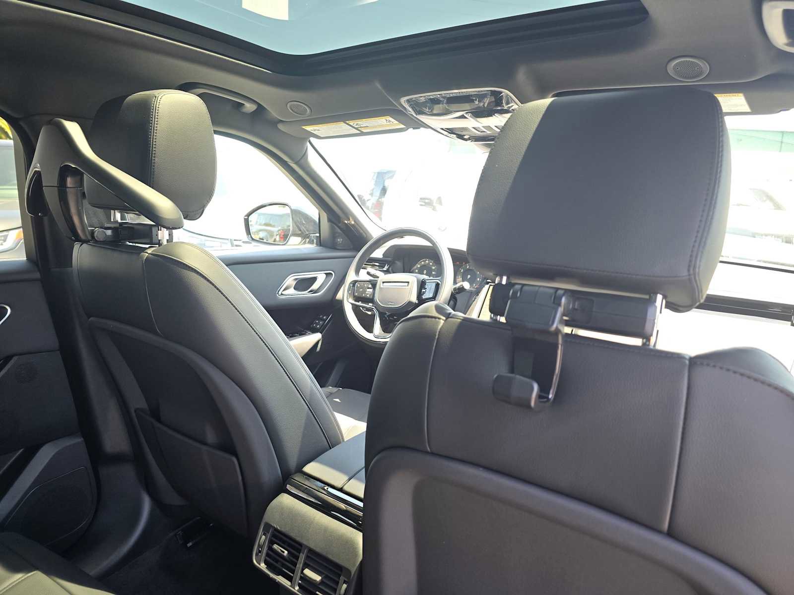 Certified 2026 Land Rover Range Rover Velar Dynamic SE image 15