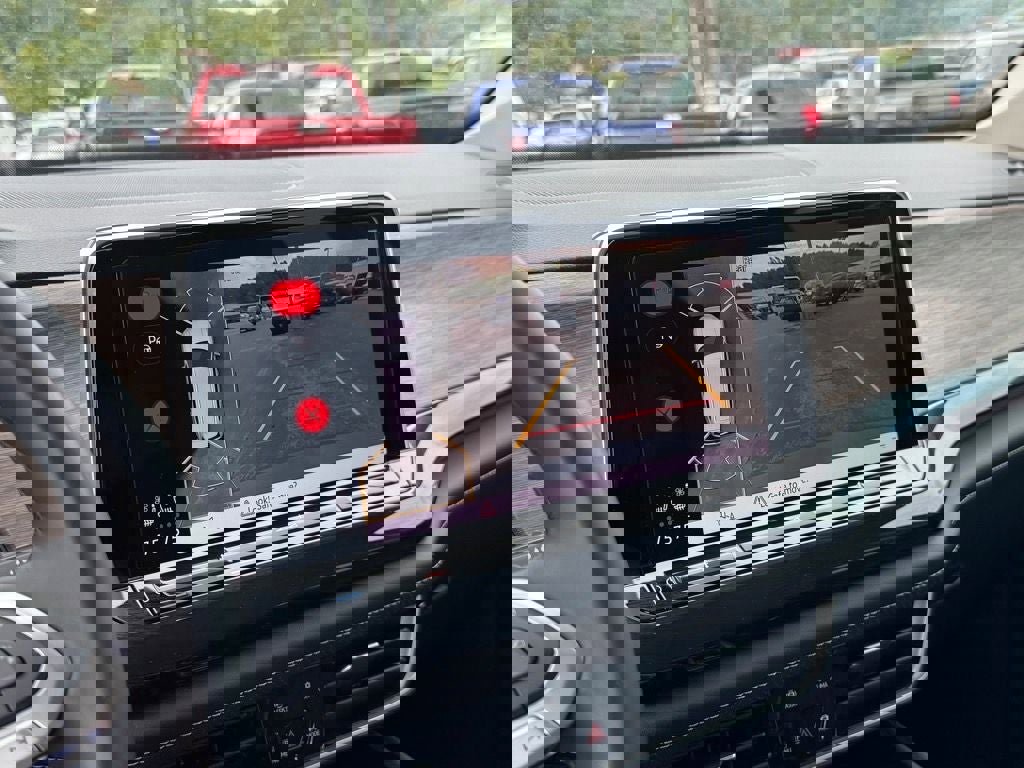 Used 2025 Volkswagen Atlas SEL Premium R-Line image 25