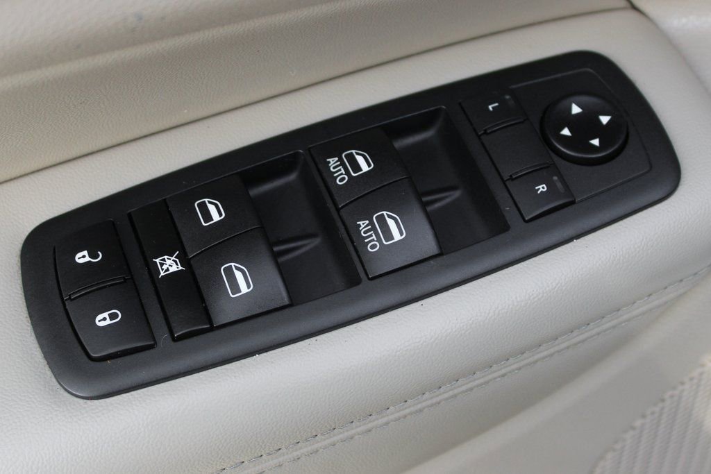 Used 2020 Jeep Grand Cherokee Laredo image 14