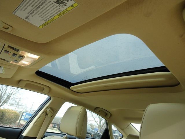 Used 2017 Toyota Avalon Limited image 10