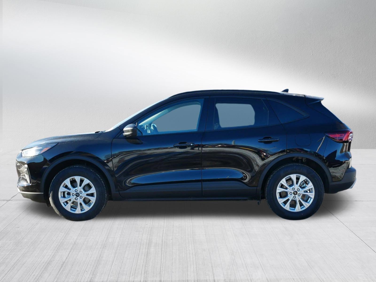 Used 2025 Ford Escape Active w/ Active Premium Tech Pack AWD/4WD image 4