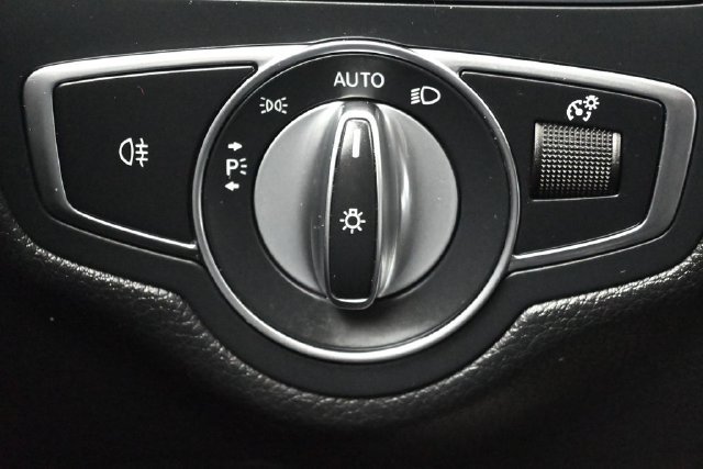Used 2021 Mercedes-Benz C 300 Sedan w/ Premium Package image 27
