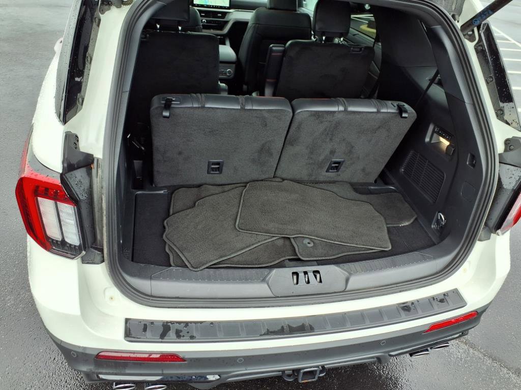 Used 2025 Ford Explorer ST image 28