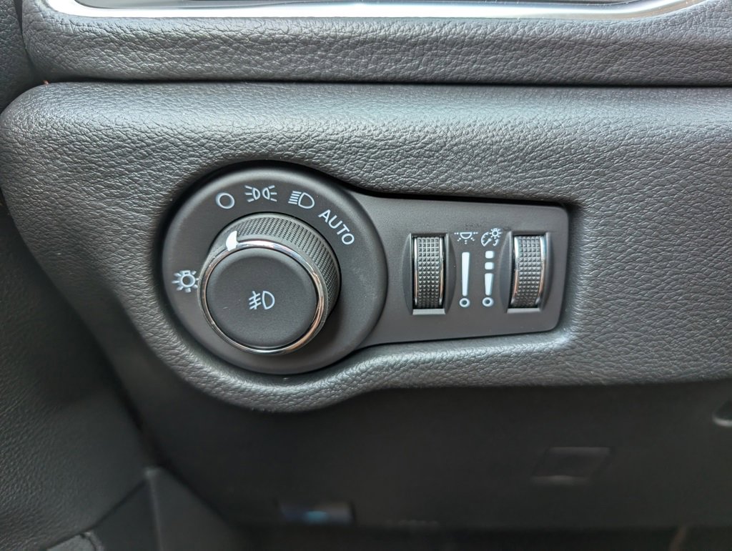 New 2026 Chrysler Pacifica Pinnacle image 41