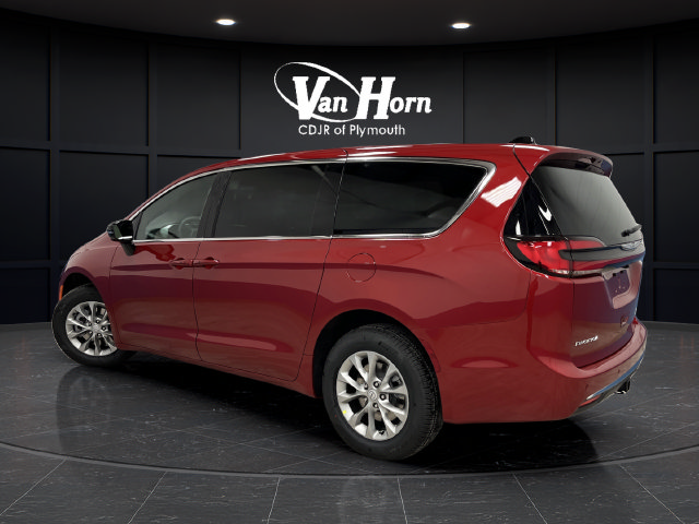 New 2026 Chrysler Pacifica Limited w/ Trailer Tow Group AWD/4WD image 3