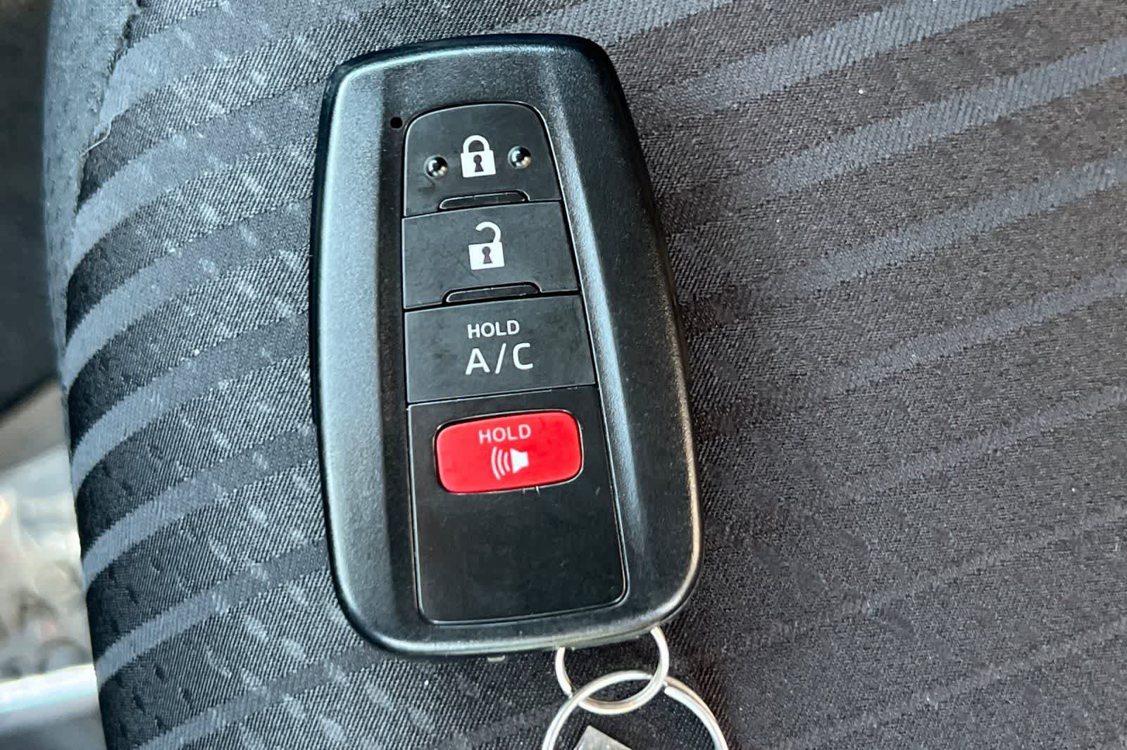 Used 2022 Toyota Prius Prime LE FWD image 25