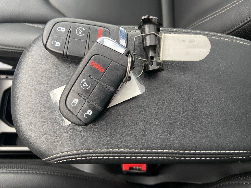 Used 2020 Jeep Renegade Altitude image 32