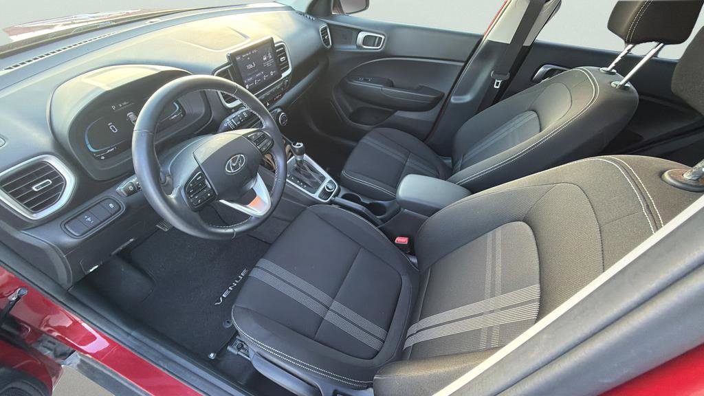 Used 2023 Hyundai Venue SEL w/ Cargo Package FWD image 18