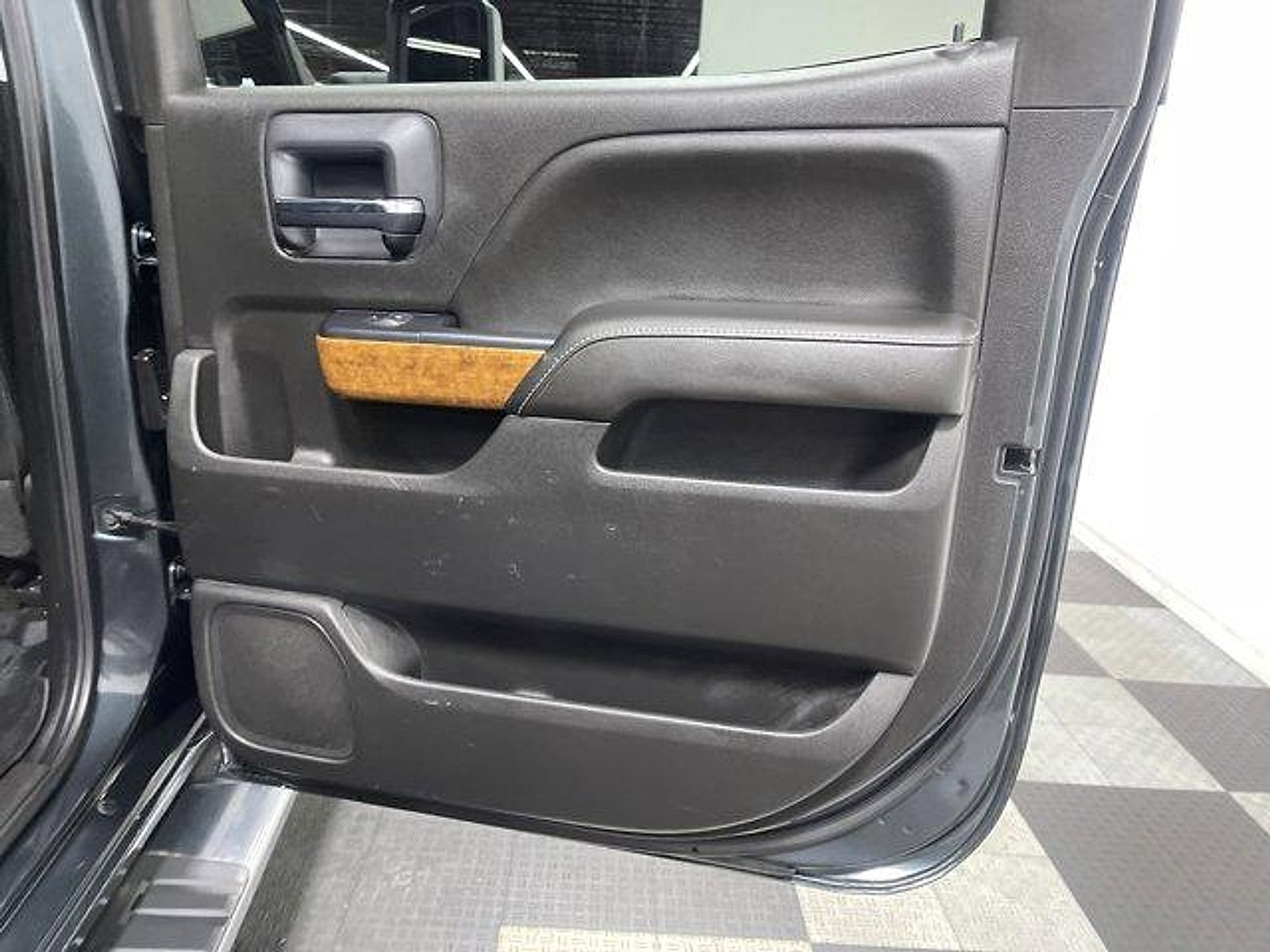 Used 2018 Chevrolet Silverado 2500 High Country w/ Duramax Plus Package AWD/4WD image 13
