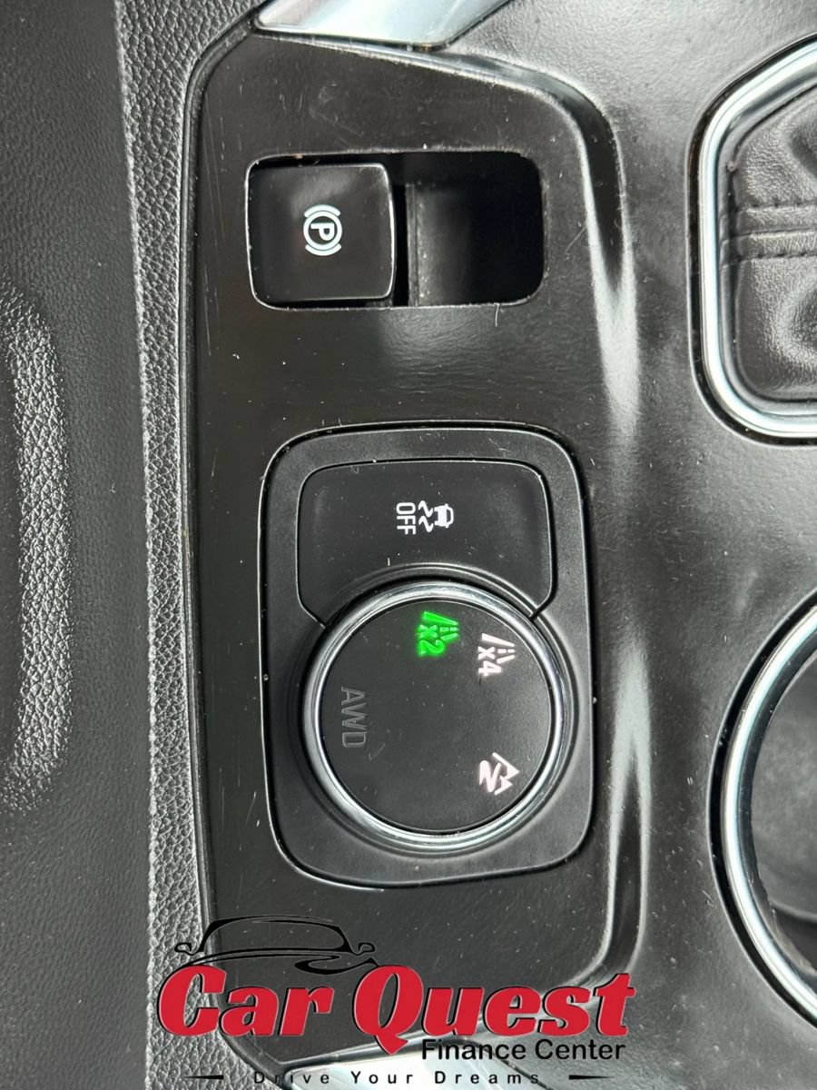 Used 2019 Chevrolet Traverse RS AWD/4WD image 39