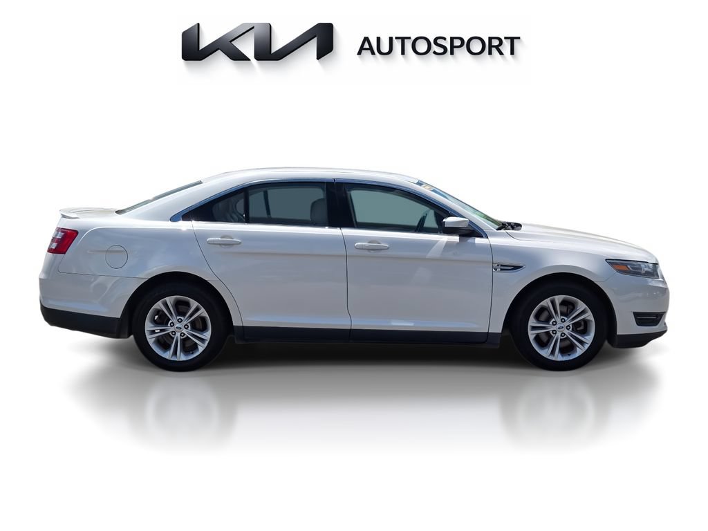 Used 2017 Ford Taurus SEL w/ Equipment Group 201A FWD image 5