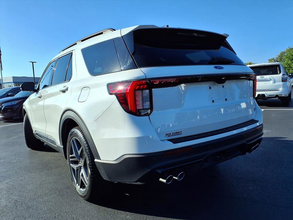 Used 2025 Ford Explorer ST image 36