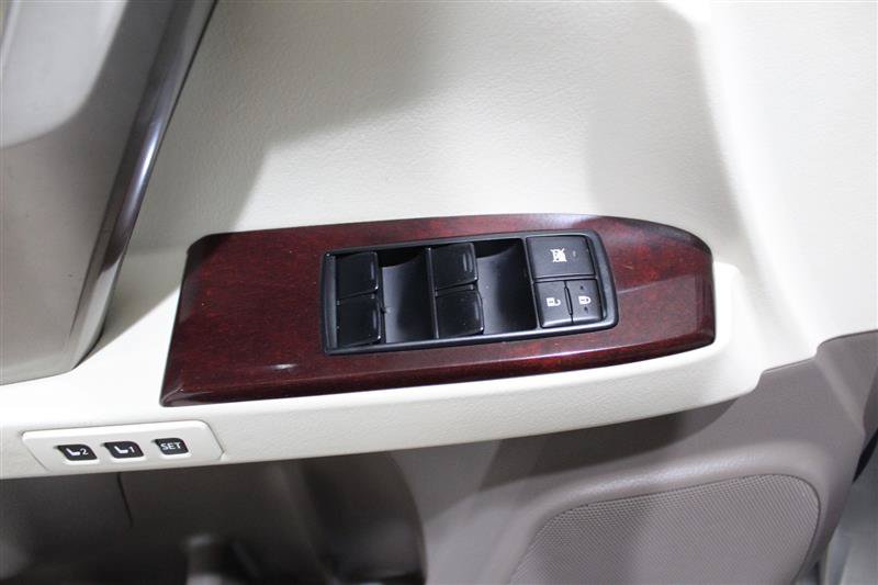Used 2015 Lexus GX 460 w/ Premium Package AWD/4WD image 26