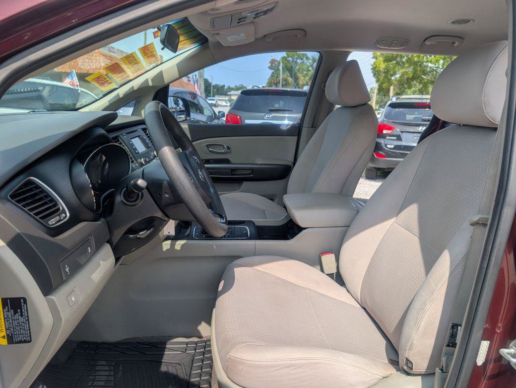 Used 2017 Kia Sedona LX FWD image 9