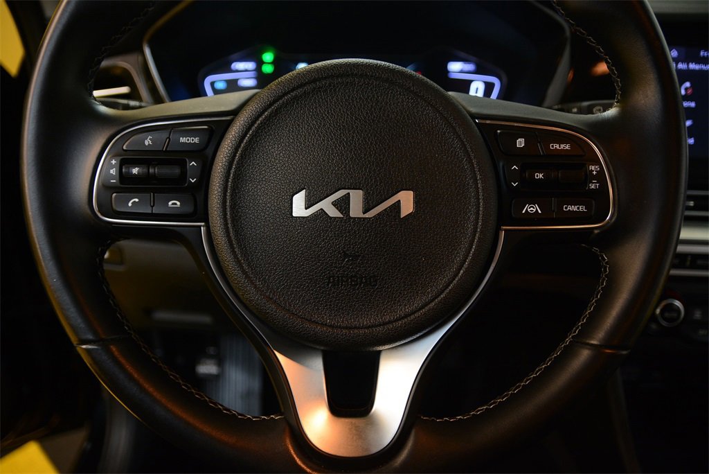Used 2022 Kia Niro LXS w/ Digital Cluster Package image 19