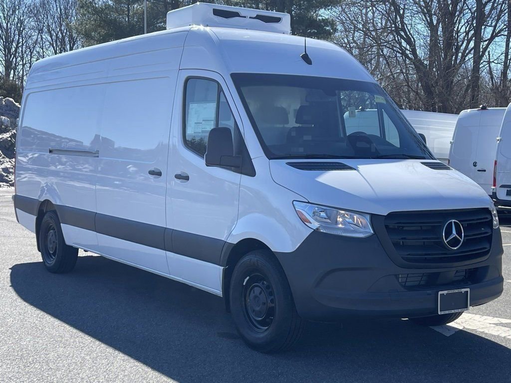 New 2025 Mercedes-Benz Sprinter 2500 image 9