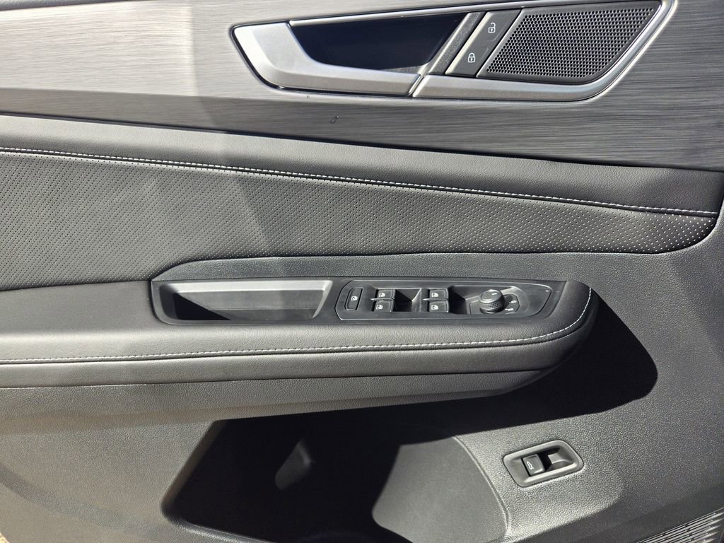 New 2026 Volkswagen Atlas Cross Sport SE image 18