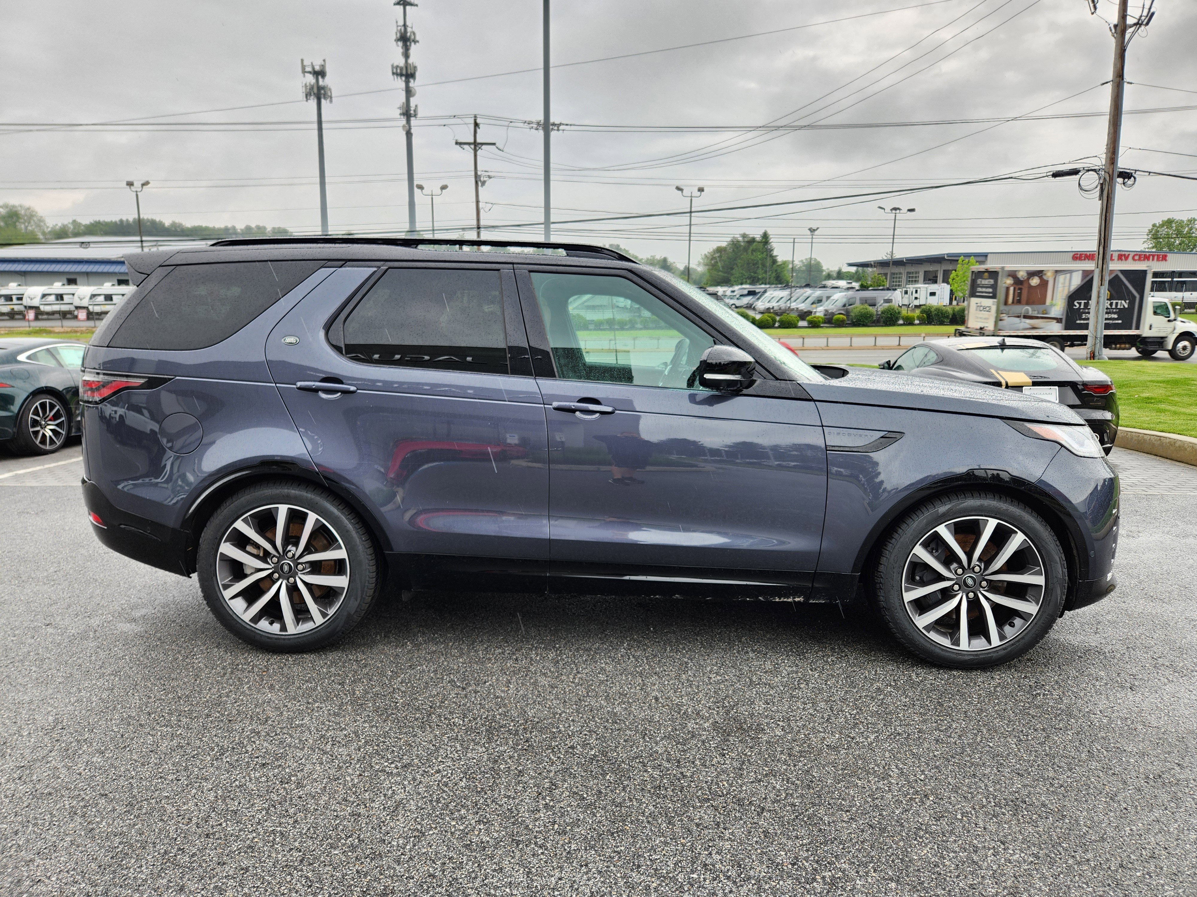 Certified 2024 Land Rover Discovery Dynamic SE AWD/4WD image 6