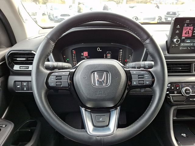 Used 2025 Honda Pilot Elite image 22